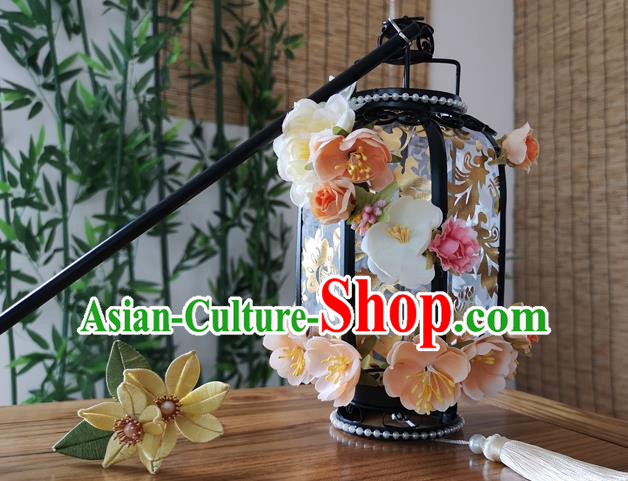 Handmade Chinese Spring Festival Lantern Traditional Silk Flowers Portable Lamp