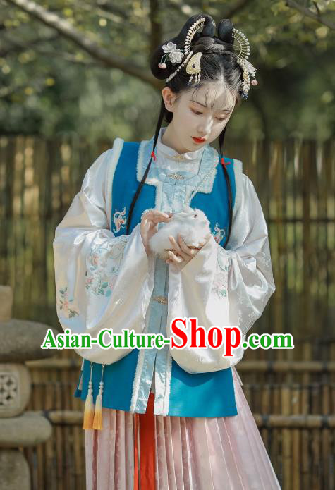 China Ancient Young Lady Embroidered Hanfu Clothing Traditional Ming Dynasty Historical Costumes