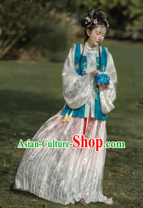 China Ancient Young Lady Embroidered Hanfu Clothing Traditional Ming Dynasty Historical Costumes