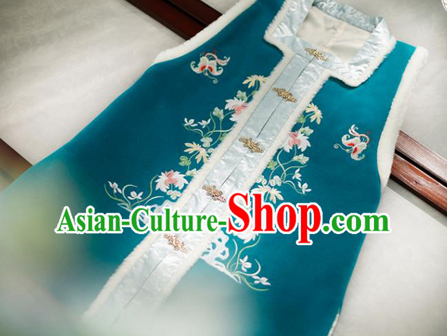 China Ancient Young Lady Embroidered Hanfu Clothing Traditional Ming Dynasty Historical Costumes