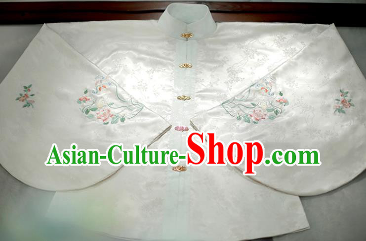 China Ancient Young Lady Embroidered Hanfu Clothing Traditional Ming Dynasty Historical Costumes