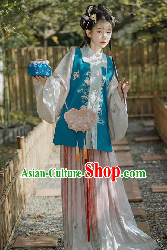 China Ancient Young Lady Embroidered Hanfu Clothing Traditional Ming Dynasty Historical Costumes
