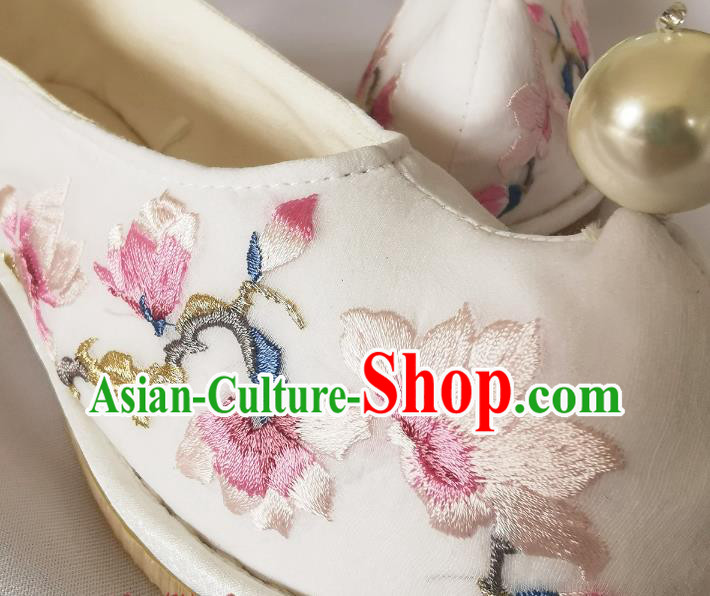 Handmade Chinese Traditional Hanfu Shoes Embroidered Mangnolia Shoes White Bow Shoes