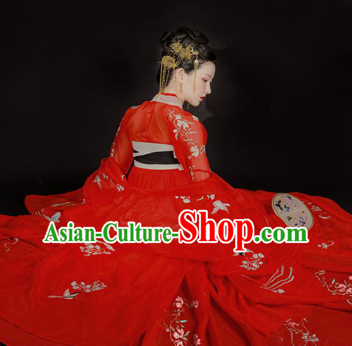 China Ancient Young Beauty Historical Clothing Traditional Tang Dynasty Wedding Costumes