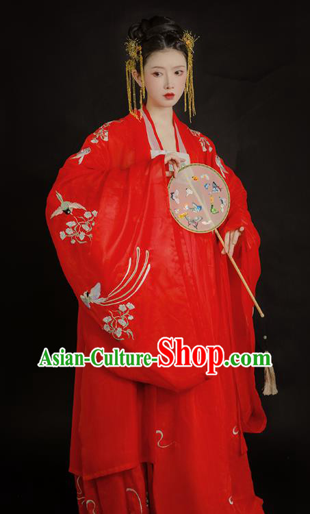 China Ancient Young Beauty Historical Clothing Traditional Tang Dynasty Wedding Costumes