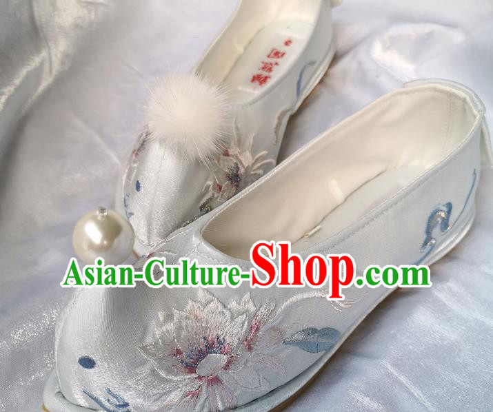 Handmade Chinese Princess Shoes Embroidered Epiphyllum Shoes Traditional Hanfu Shoes