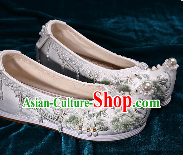 Chinese Traditional Embroidered Peony Shoes Handmade White Shoes Hanfu Pearls Shoes