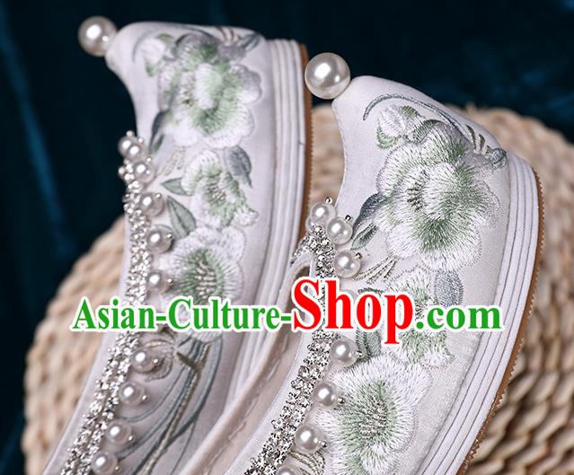 Chinese Handmade White Satin Shoes Hanfu Pearls Shoes Traditional Embroidered Peach Blossom Shoes