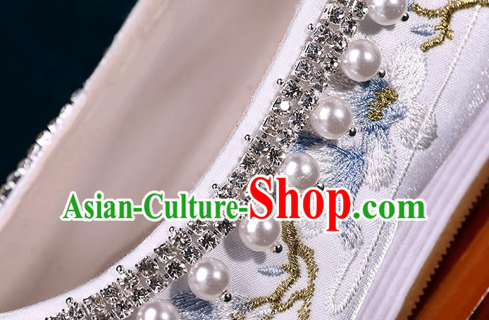 Chinese Handmade Pearls Shoes Ancient Princess White Satin Shoes Traditional Embroidered Mangnolia Shoes