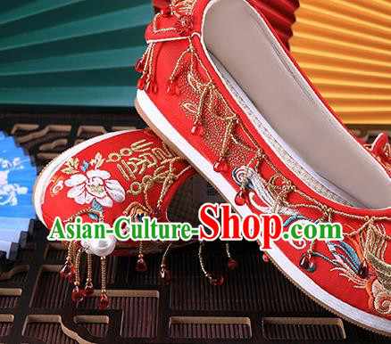 Chinese Embroidered Phoenix Shoes Traditional Hanfu Red Shoes Ancient Bride Wedding Tassel Shoes