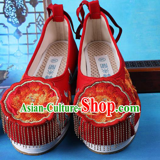 Chinese Wedding Embroidered Peony Shoes Traditional Hanfu Golden Tassel Shoes Ancient Bride Red Shoes