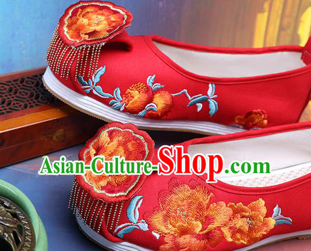 Chinese Wedding Embroidered Peony Shoes Traditional Hanfu Golden Tassel Shoes Ancient Bride Red Shoes