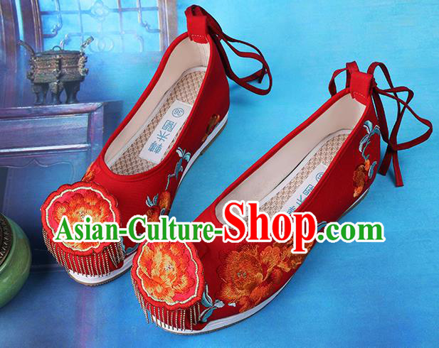 Chinese Wedding Embroidered Peony Shoes Traditional Hanfu Golden Tassel Shoes Ancient Bride Red Shoes