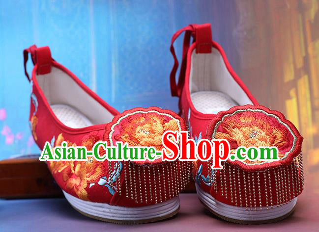 Chinese Ancient Bride Red Shoes Wedding Embroidered Peony Shoes Traditional Hanfu Golden Tassel Shoes