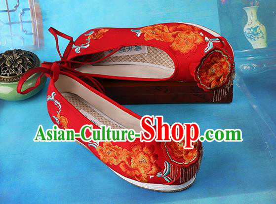 Chinese Ancient Bride Red Shoes Wedding Embroidered Peony Shoes Traditional Hanfu Golden Tassel Shoes