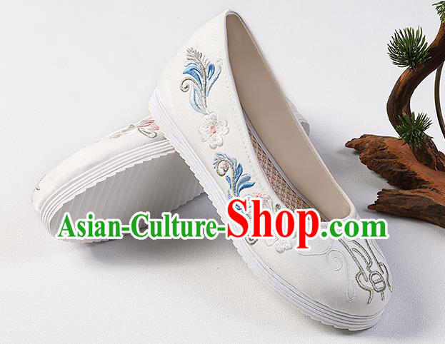 Chinese Classical Embroidered White Shoes Traditional Wedding Shoes Handmade Hanfu Shoes