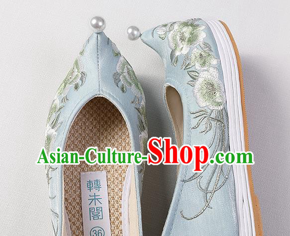 Chinese Handmade Hanfu Blue Cloth Shoes Classical Embroidered Begonia Shoes Traditional Women Shoes