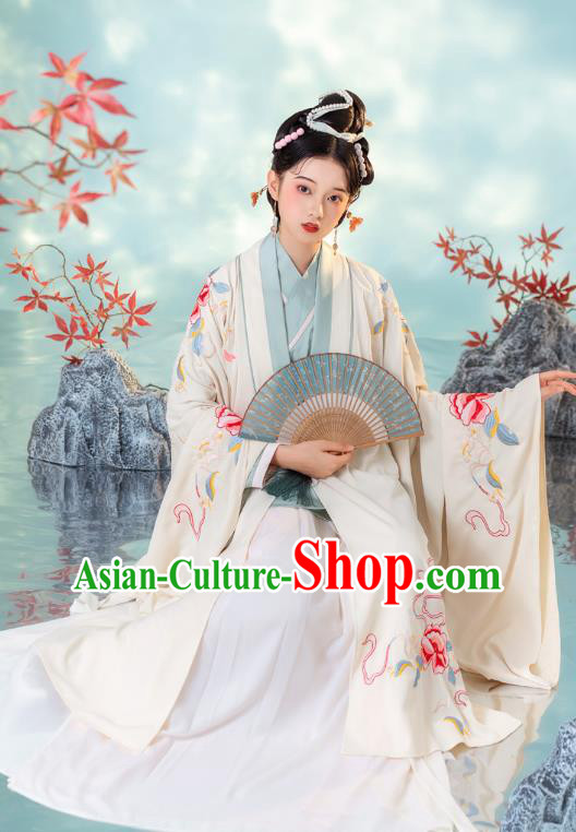 China Ancient Court Beauty Embroidered Hanfu Clothing Traditional Ming Dynasty Historical Costumes