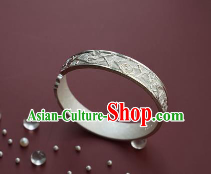 China Traditional National Carving Plum Blossom Bangle Jewelry Accessories Handmade Silver Bracelet