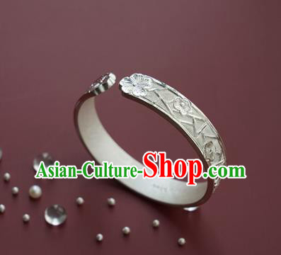 China Traditional National Carving Plum Blossom Bangle Jewelry Accessories Handmade Silver Bracelet