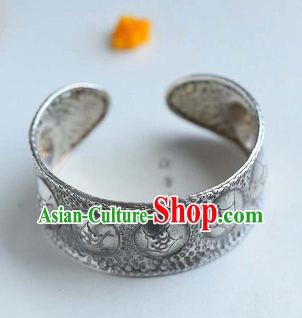 China Handmade Silver Carving Cloud Bracelet Traditional Jewelry Accessories National Ethnic Bangle