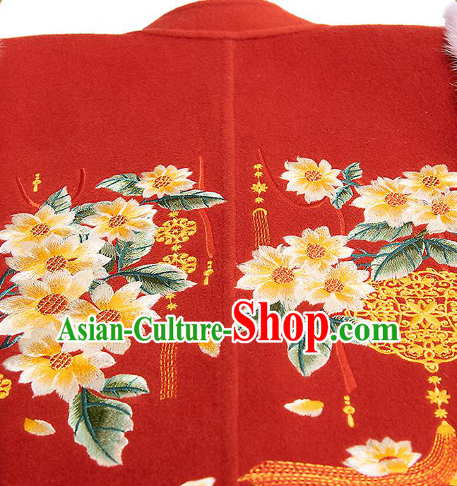 China Traditional Ming Dynasty Young Lady Historical Clothing Ancient Patrician Beauty Winter Hanfu Costume