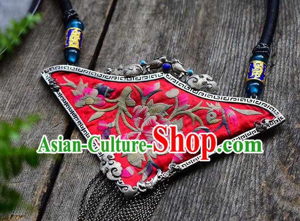 Chinese Classical Embroidered Necklet Pendant Handmade National Necklace Ethnic Silver Accessories