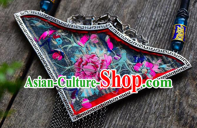 Chinese Classical Embroidered Necklet Pendant Handmade National Necklace Ethnic Silver Accessories