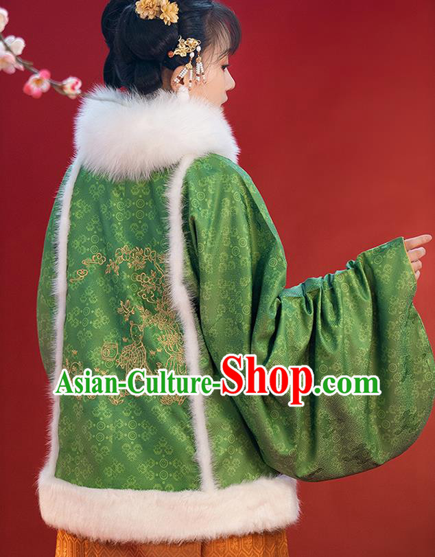 China Ancient Noble Beauty Hanfu Dress Traditional Ming Dynasty Royal Princess Historical Clothing