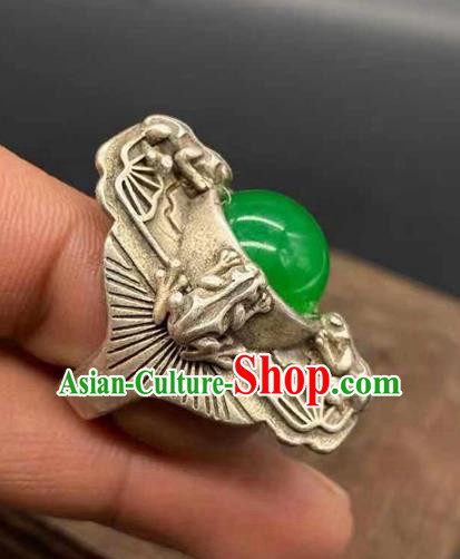 China Handmade Jewelry Accessories Traditional Chrysoprase Thimble Circlet National Silver Carving Frog Ring
