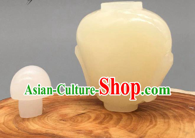 China Traditional Jade Carving Snuff Bottle Handmade Collection Tabatiere Anatomique