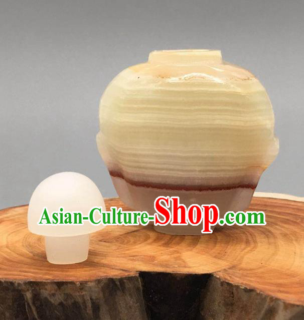 China Handmade Collection Tabatiere Anatomique Traditional Jade Carving Snuff Bottle