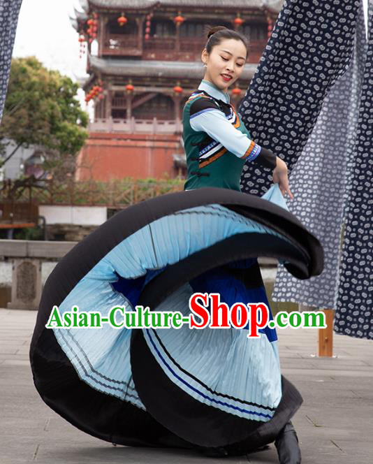 China Traditional Yi Nationality Folk Dance Clothing Ethnic Women Dance Outfits