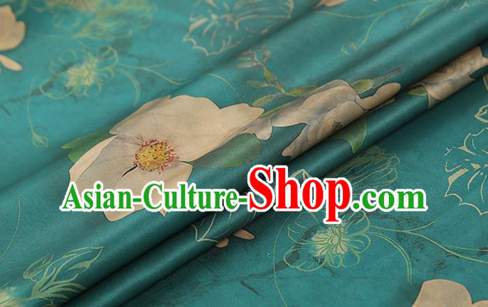 Chinese Cheongsam Green Gambiered Guangdong Gauze Traditional Brocade Drapery Classical Flowers Pattern Silk Fabric
