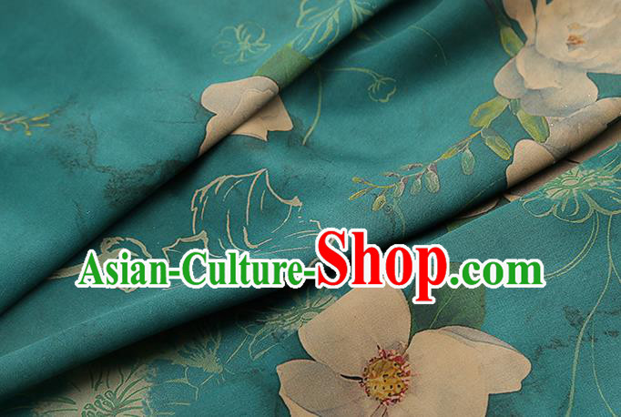 Chinese Cheongsam Green Gambiered Guangdong Gauze Traditional Brocade Drapery Classical Flowers Pattern Silk Fabric