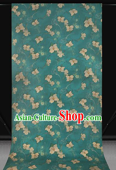 Chinese Cheongsam Green Gambiered Guangdong Gauze Traditional Brocade Drapery Classical Flowers Pattern Silk Fabric