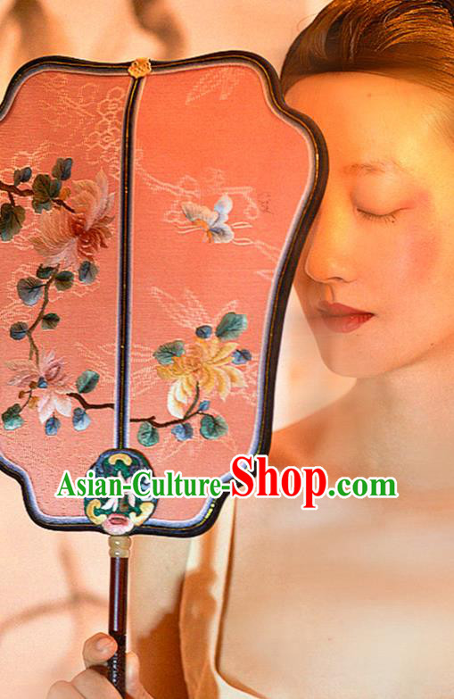China Traditional Hanfu Pink Silk Fan Wedding Embroidered Chrysanthemum Palace Fan Handmade Fans