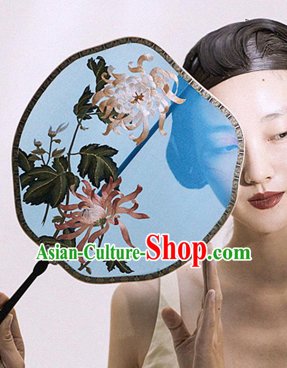 China Wedding Embroidered Chrysanthemum Palace Fan Handmade Fans Traditional Hanfu Blue Silk Fan