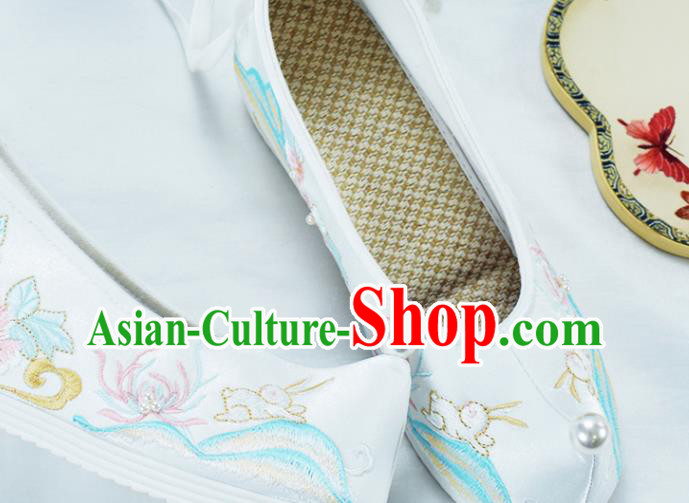 China National White Embroidered Shoes Traditional Ming Dynasty Hanfu Shoes Ancient Princess Shoes