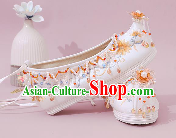 China Traditional National Shoes Classical Beads Tassel Shoes Embroidered Shoes