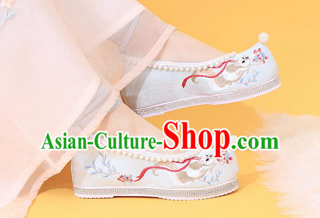 China Classical Beads Shoes Embroidered Fox Shoes Traditional National White Cloth Shoes