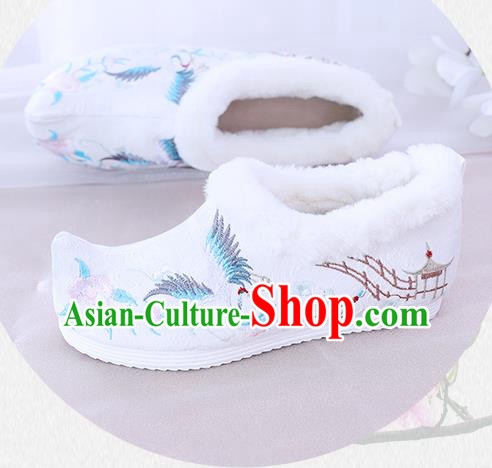 China National Winter Shoes Traditional White Cloth Shoes Embroidered Crane Shoes