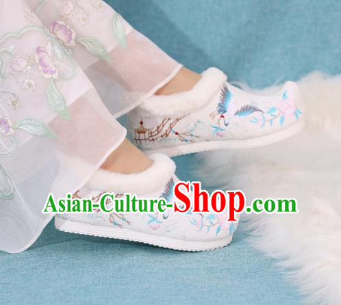 China National Winter Shoes Traditional White Cloth Shoes Embroidered Crane Shoes