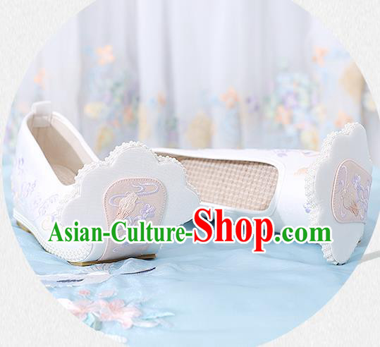 China Ancient Princess Embroidered Shoes Traditional Tang Dynasty Court White Cloth Shoes