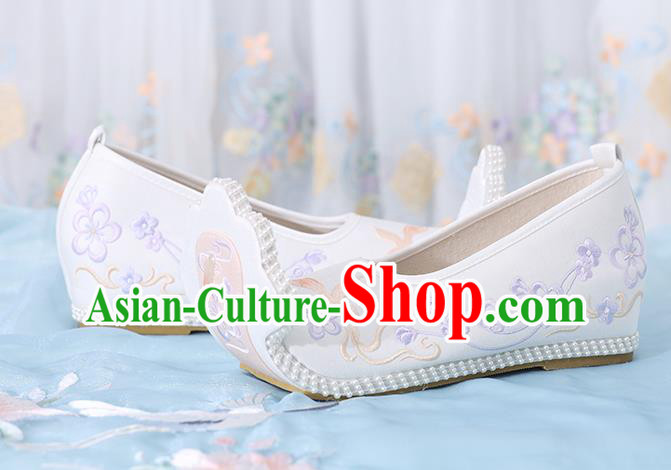China Ancient Princess Embroidered Shoes Traditional Tang Dynasty Court White Cloth Shoes