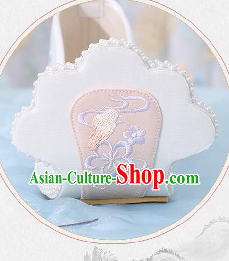 China Ancient Princess Embroidered Shoes Traditional Tang Dynasty Court White Cloth Shoes