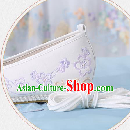 China Ancient Princess Embroidered Shoes Traditional Tang Dynasty Court White Cloth Shoes