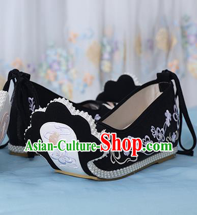 China Traditional Tang Dynasty Court Black Cloth Shoes Ancient Princess Embroidered Shoes
