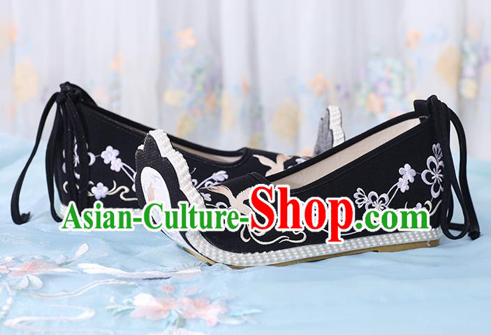 China Traditional Tang Dynasty Court Black Cloth Shoes Ancient Princess Embroidered Shoes