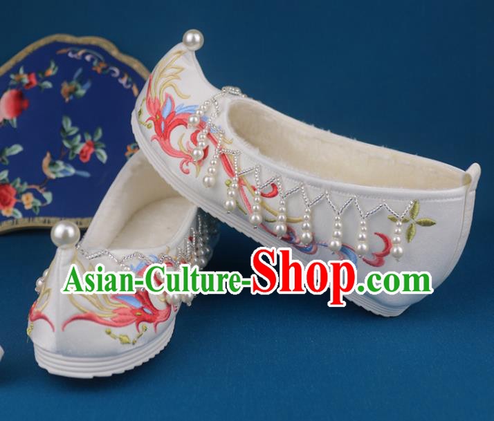 China Traditional Beads Tassel Shoes Ming Dynasty Shoes Ancient Princess Embroidered White Cloth Shoes